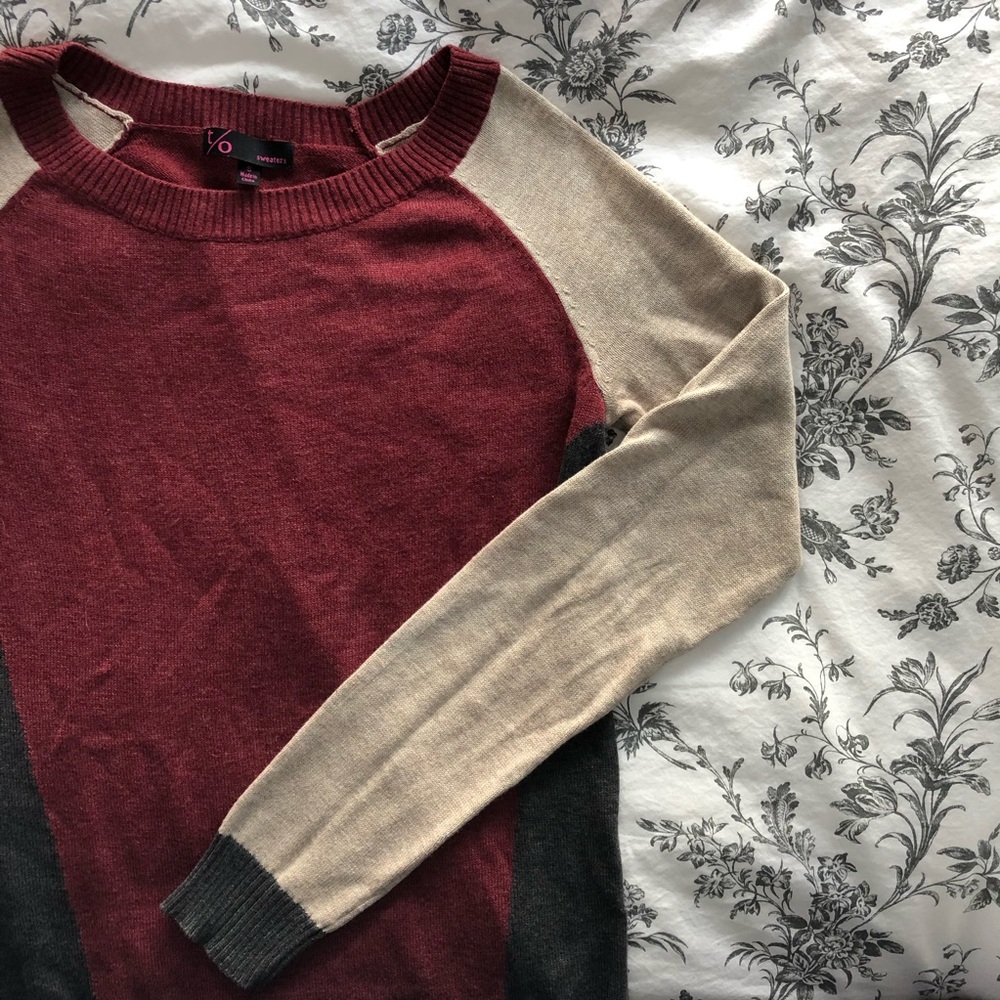 **BRAND NEW** Sweater